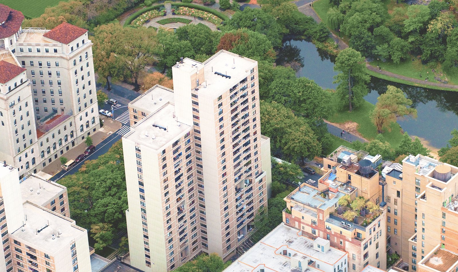 Lakeview Apartments